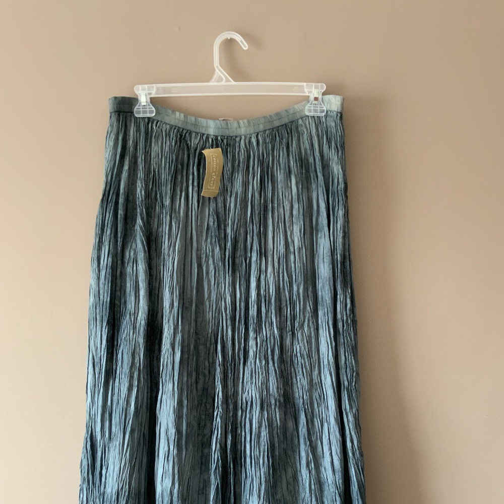 Ladies 100% cotton skirt (new with tags)